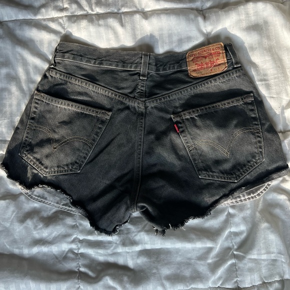 Levi’s Grey Distressed 569 Jean Shorts - Picture 2 of 3